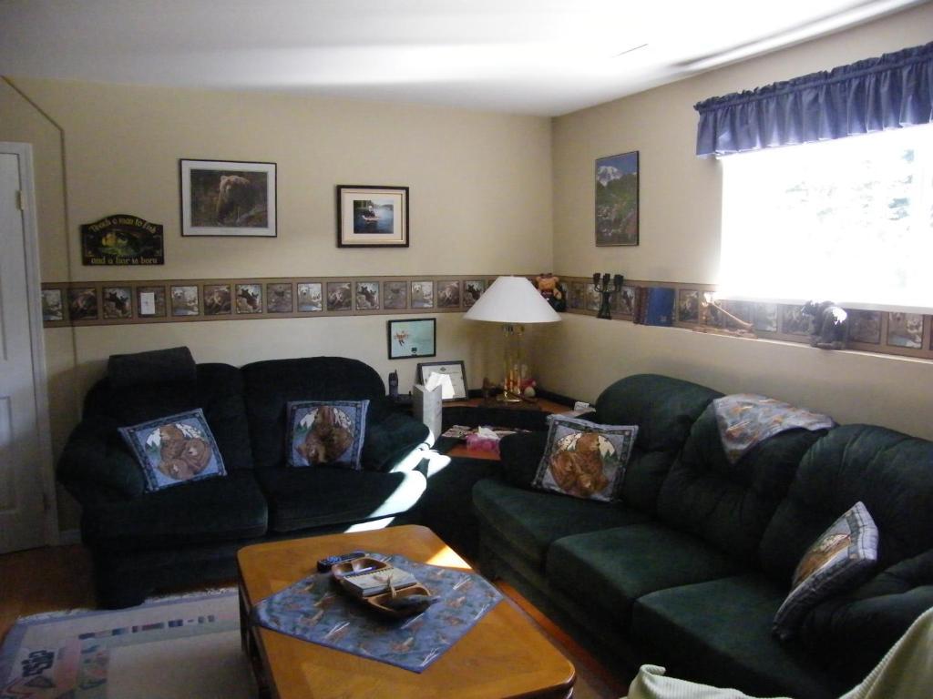 Silvern Lake Trail Bed&Breakfast Smithers Exterior foto